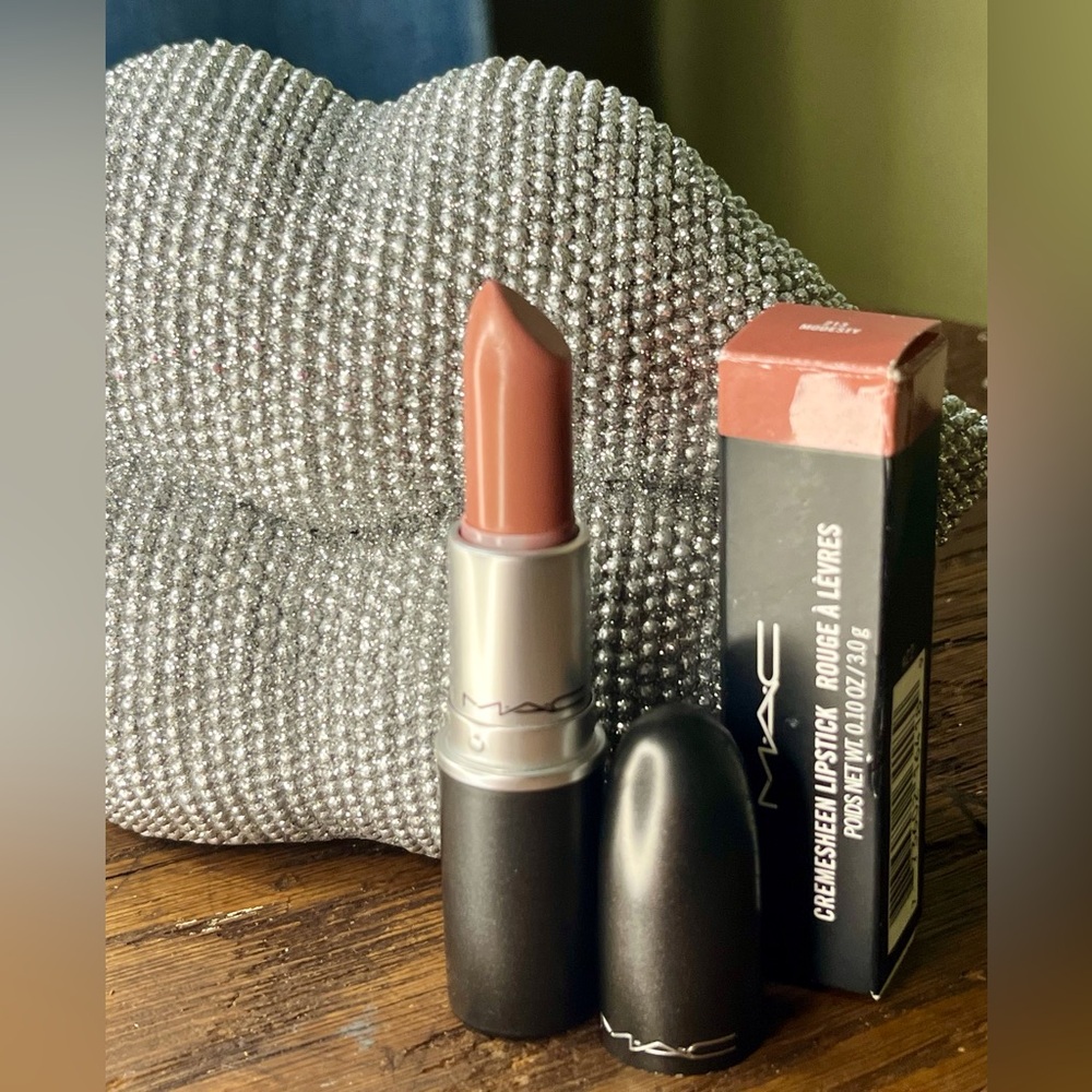 MAC lipstick MODESTY cremesheen